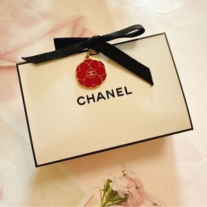 CHANEL CAMELLIA GIFT CHARM